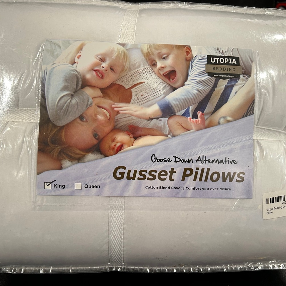 Utopia Bedding White Goose Down Alternative Pillow NWOT